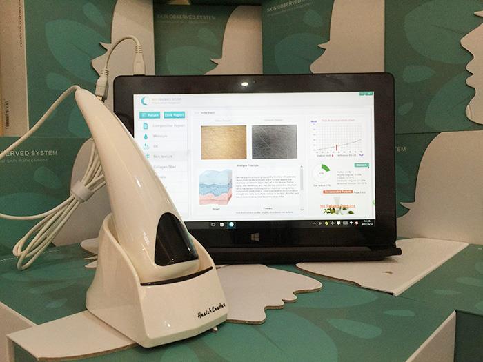 handheld skin analyzer.jpg
