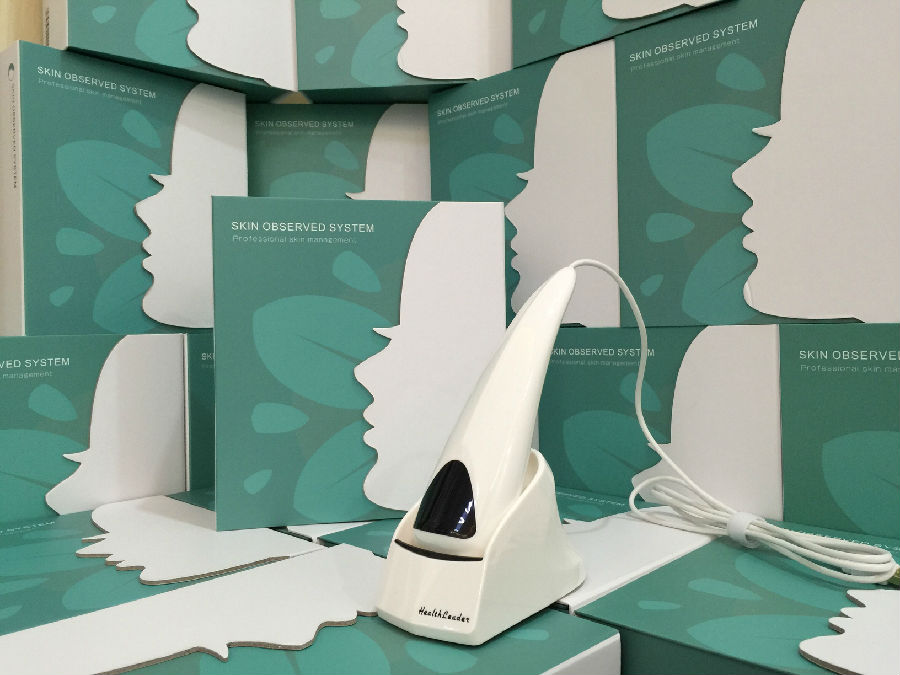 portable skin analyzer.jpg